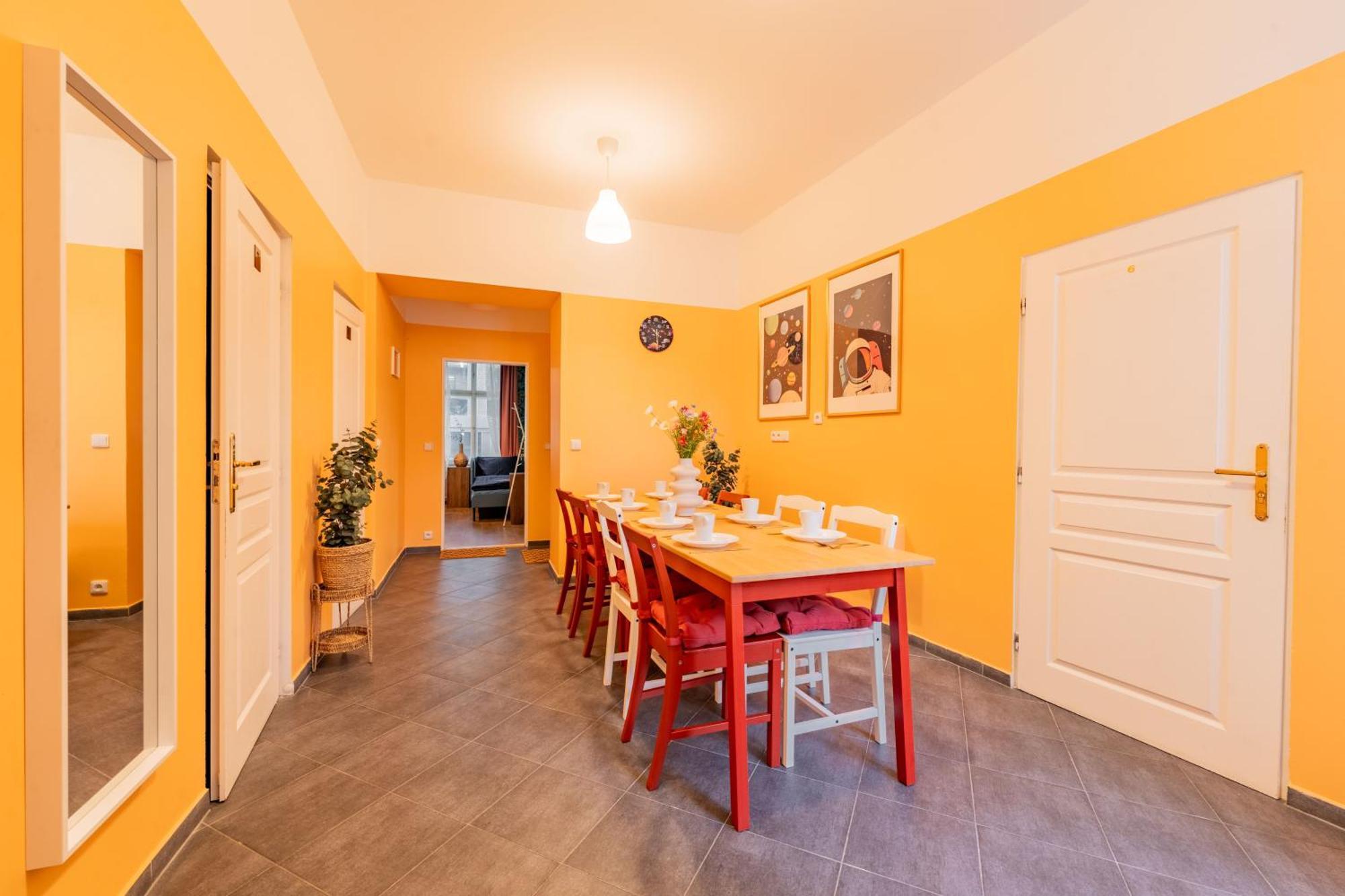 Stellar Female Hostel Прага Екстер'єр фото