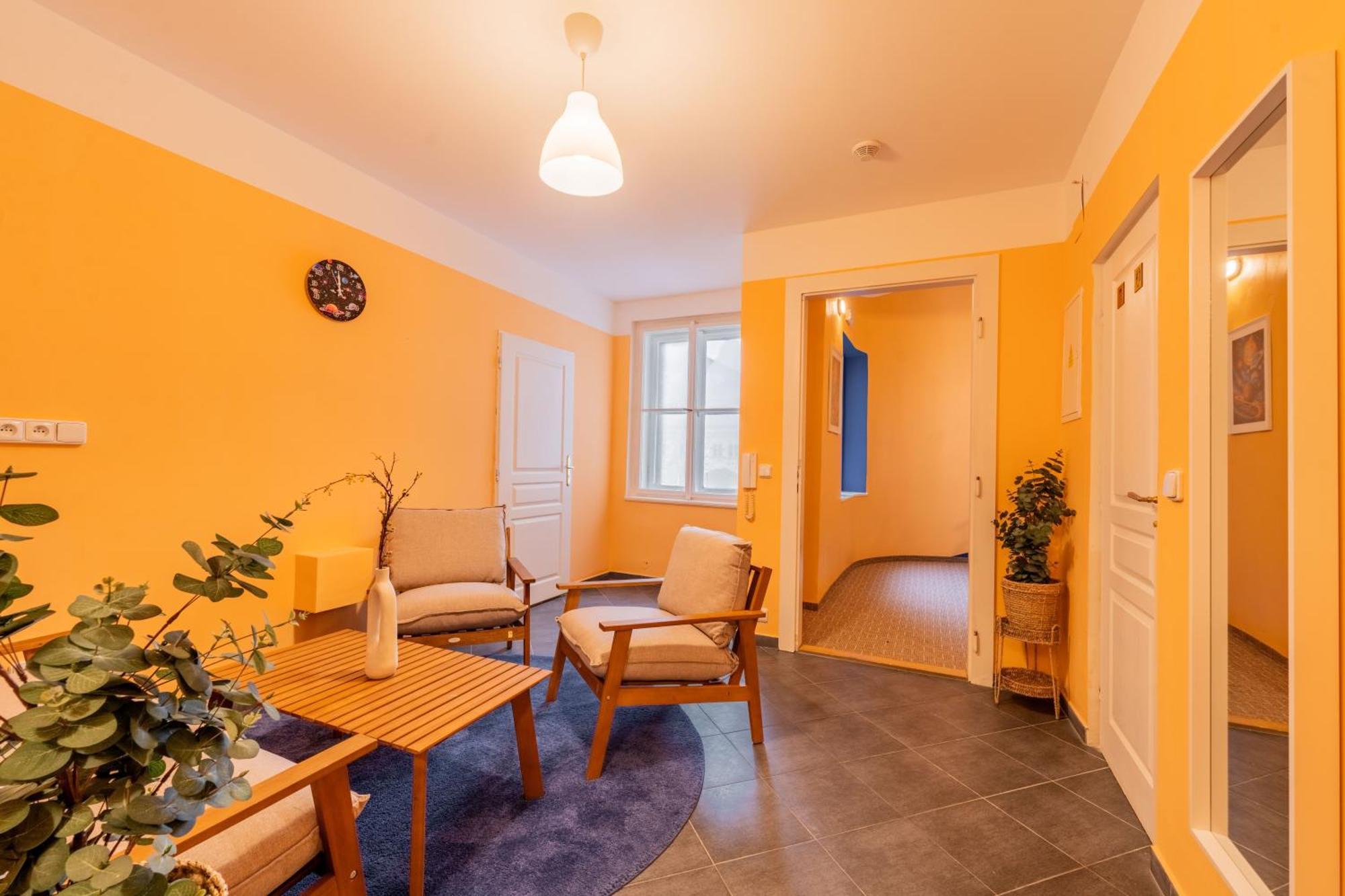 Stellar Female Hostel Прага Екстер'єр фото