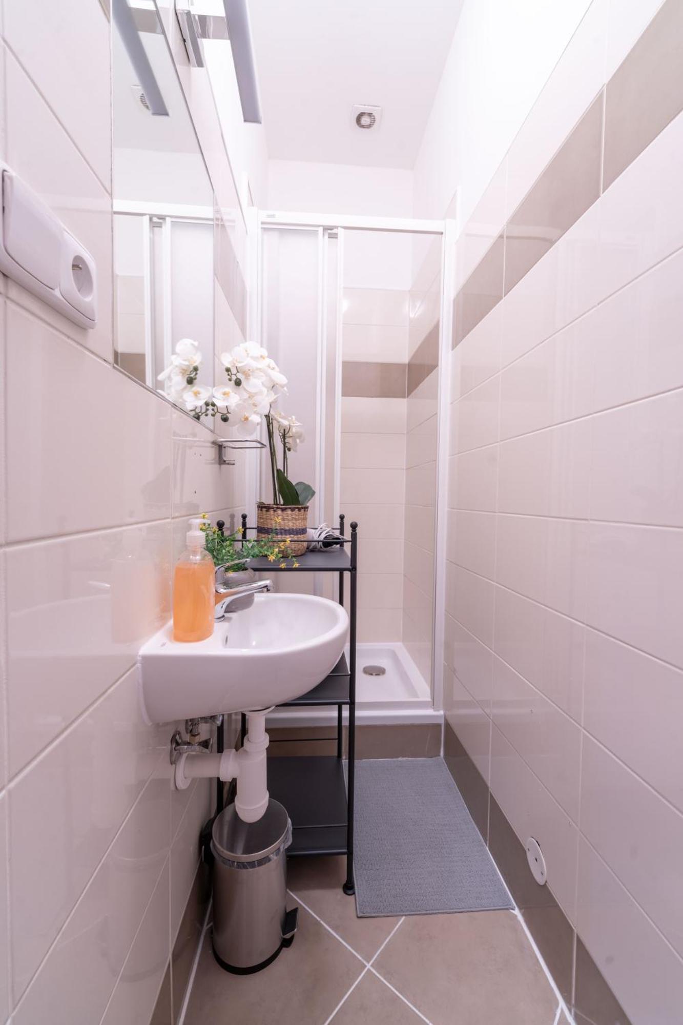 Stellar Female Hostel Прага Екстер'єр фото