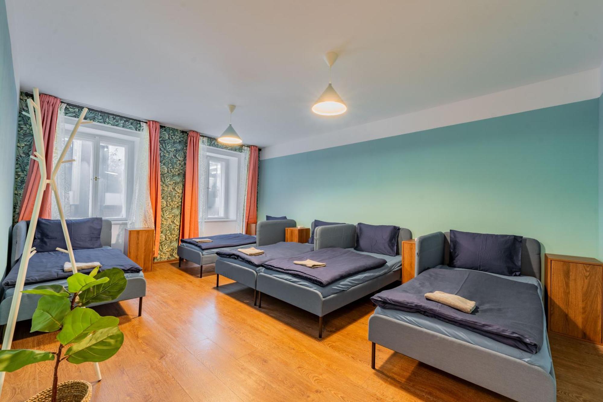 Stellar Female Hostel Прага Екстер'єр фото