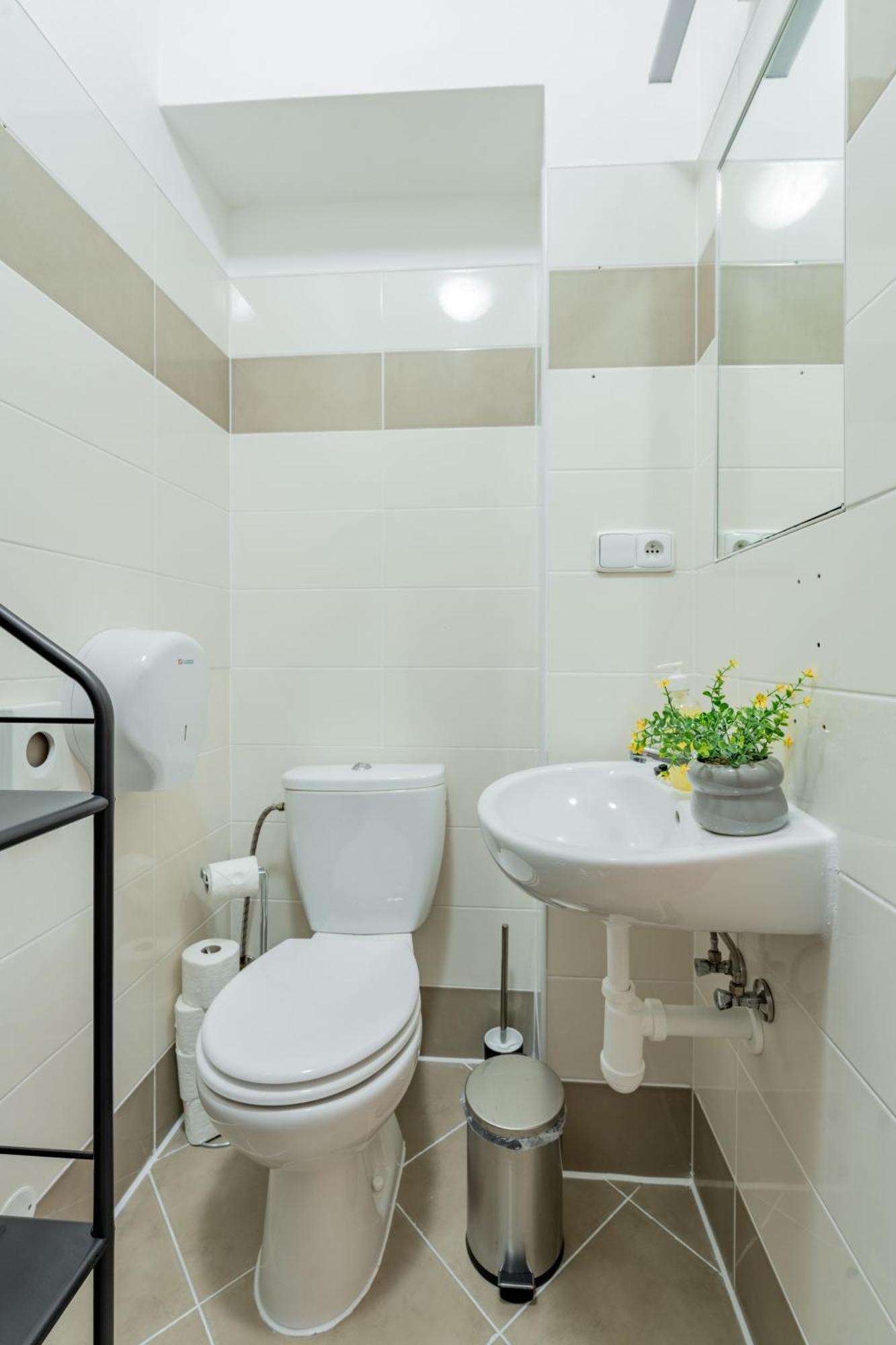 Stellar Female Hostel Прага Екстер'єр фото