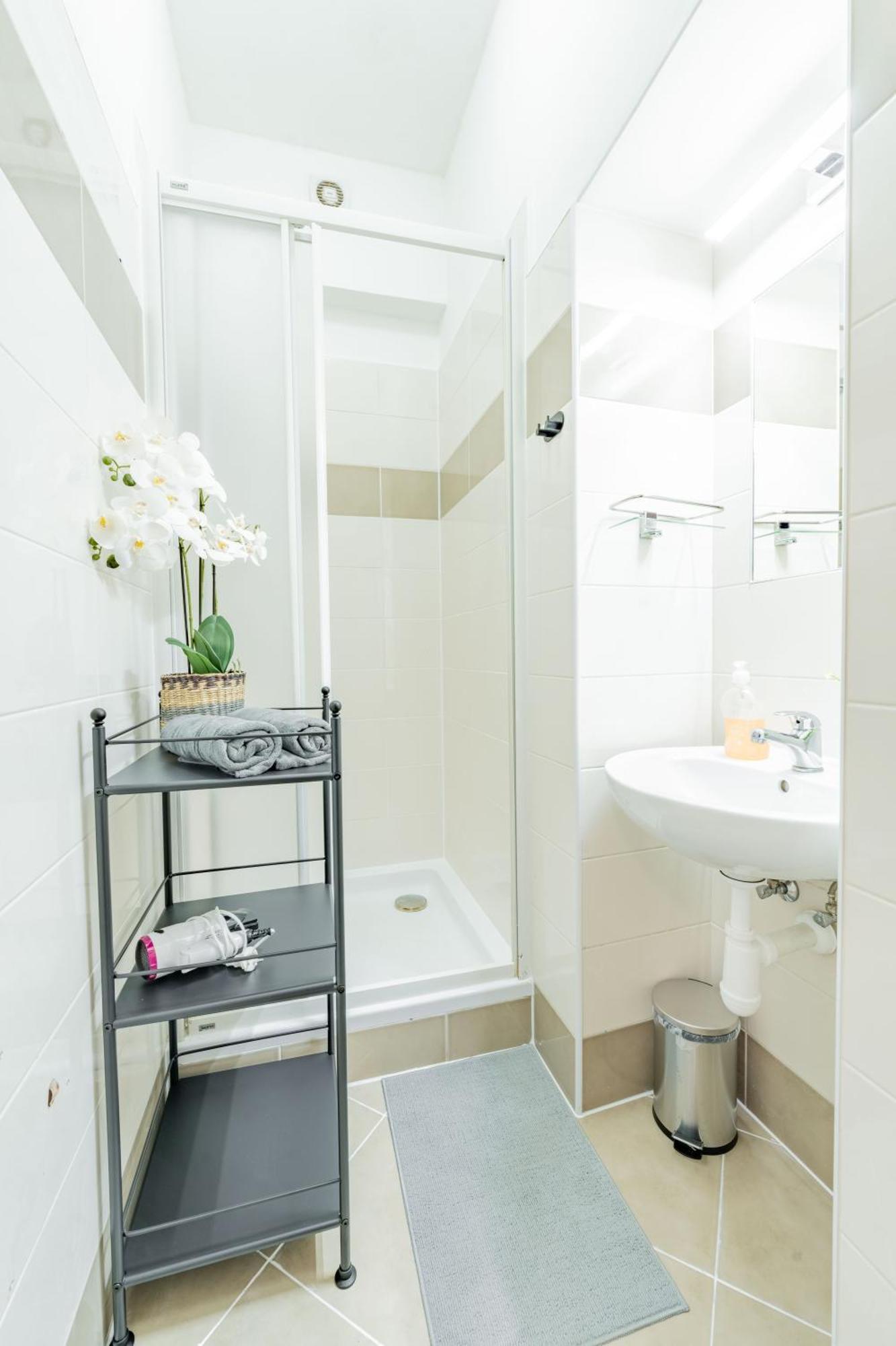 Stellar Female Hostel Прага Екстер'єр фото