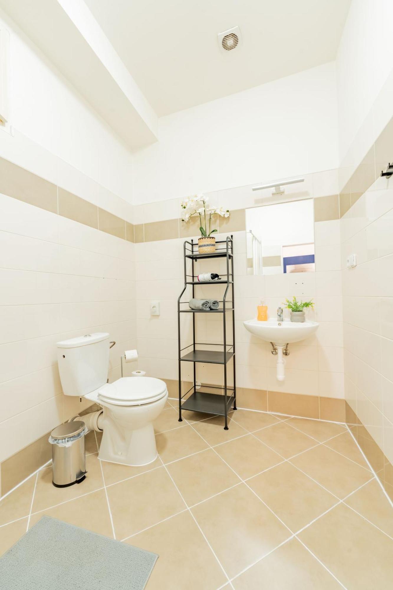 Stellar Female Hostel Прага Екстер'єр фото